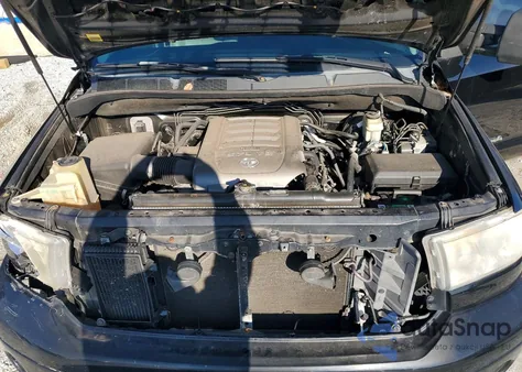 2010 Toyota Tundra Crewmax Limited from USA, damaged, VIN 5TFHW5F19AX108270